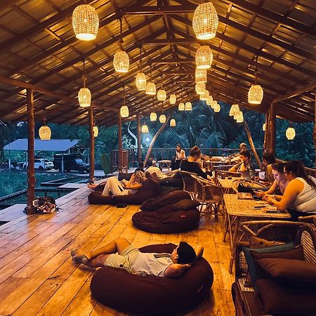 Roy'S Villa Szigirija Kültér fotó