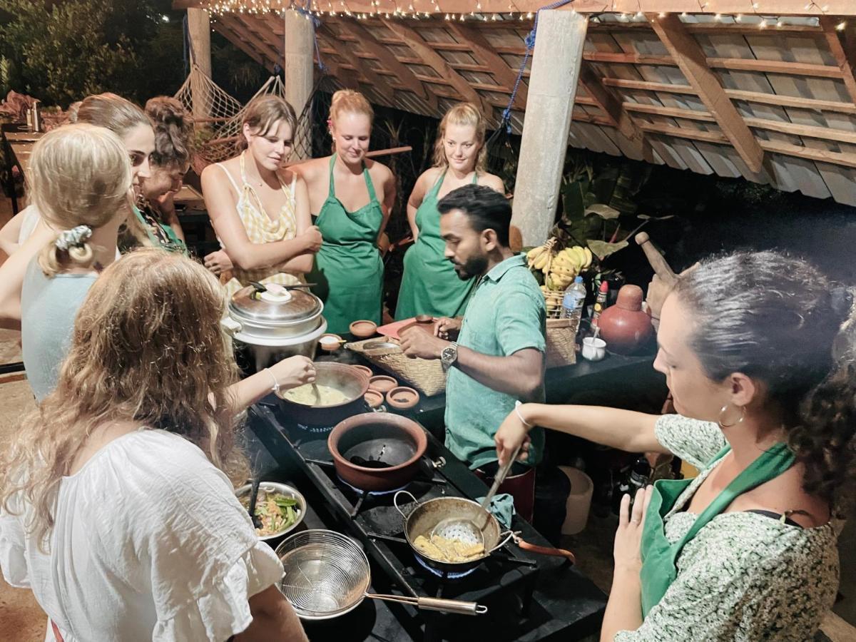 Roy'S Villa Szigirija Kültér fotó